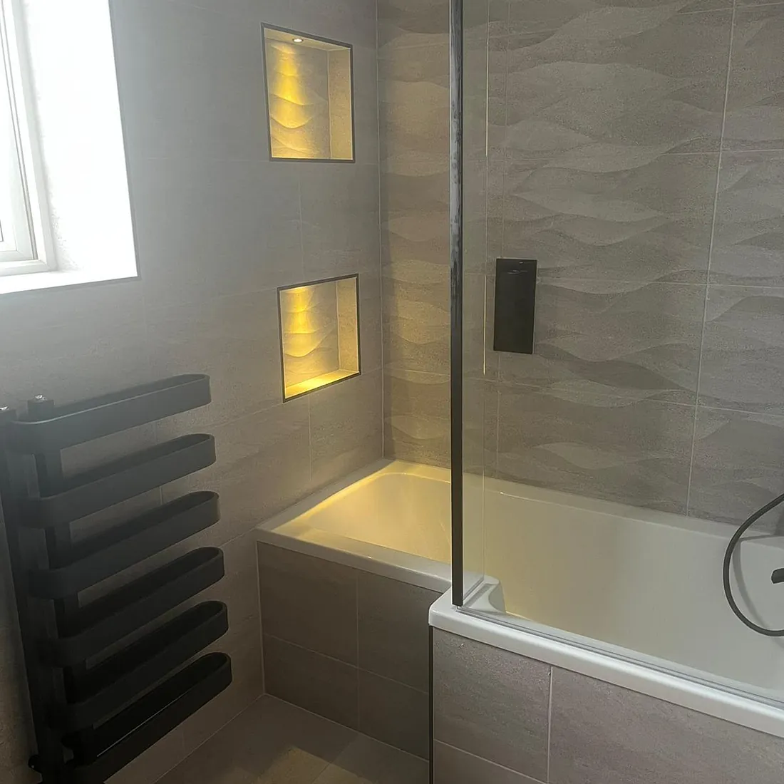 New bath and shower screen